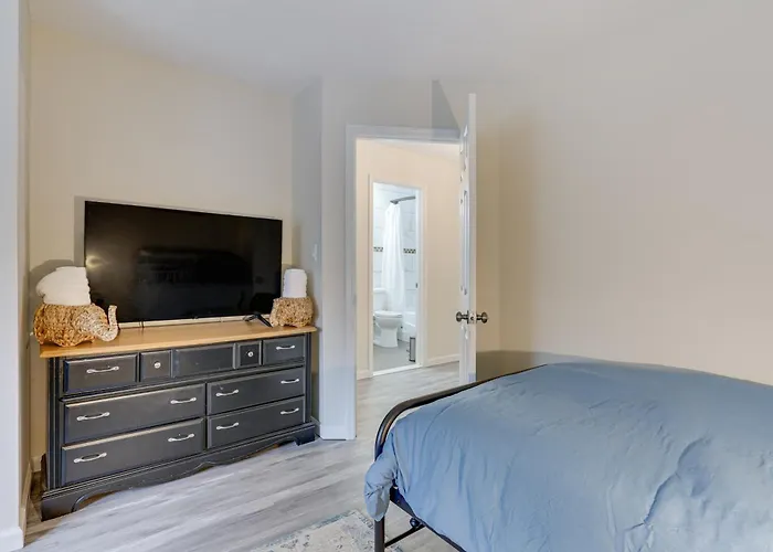 East Stroudsburg Townhouse Less Than 1 Mi To Ski Area!